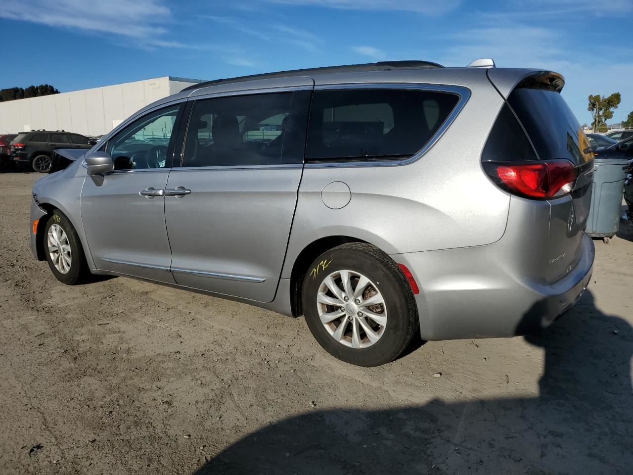PACIFICA 2017 Third Seat Station Wagon Van 6734701 - Image 2