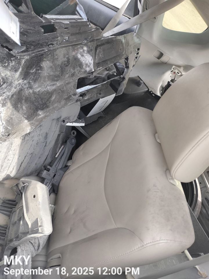 DASH WIRE HARNESS 8214647B40 2015 TOYOTA PRIUS V - Image 4