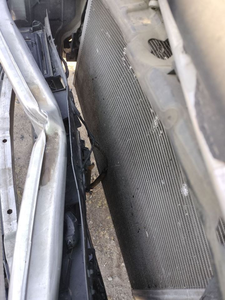 Benzeen RADIATORS OEM 18-19 BMW 530I 1YR WRNTY - Image 1