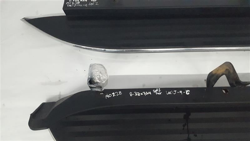Running Boards PAIR OEM 2007 GMC Yukon Denali R330724 | eBay