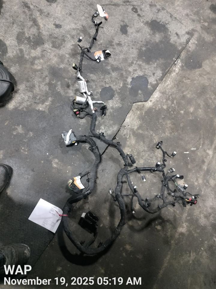 ESCAPE 2023 Engine Wire Harness 7569937 - Image 3