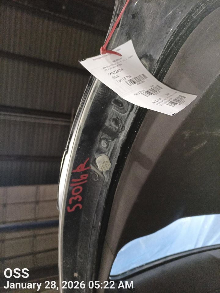 Benzeen RV 1999 Lid Motor Pull Down 9005208 - Image 1