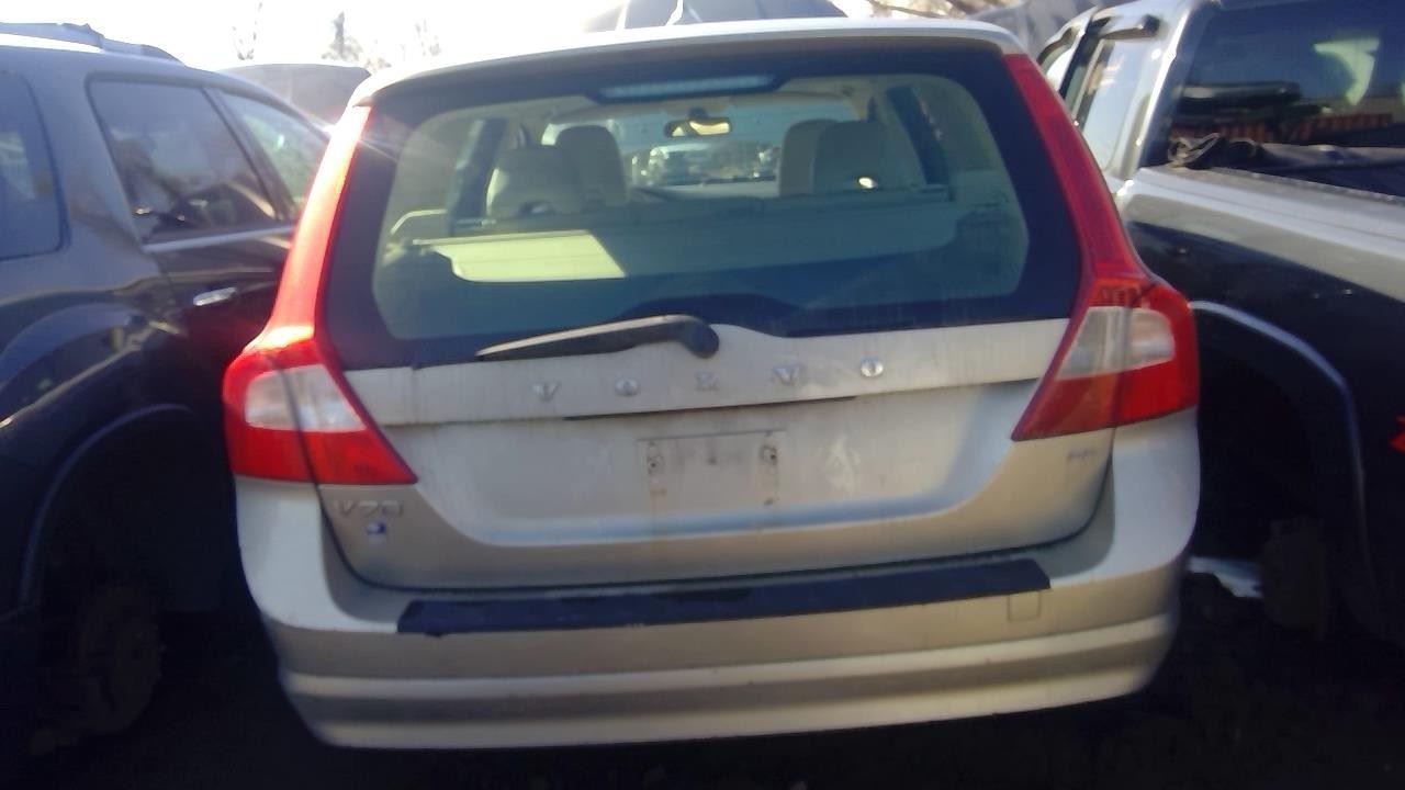 2008 VOLVO V70