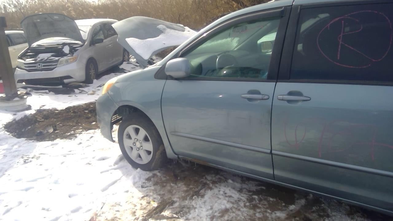 2004 TOYOTA Sienna