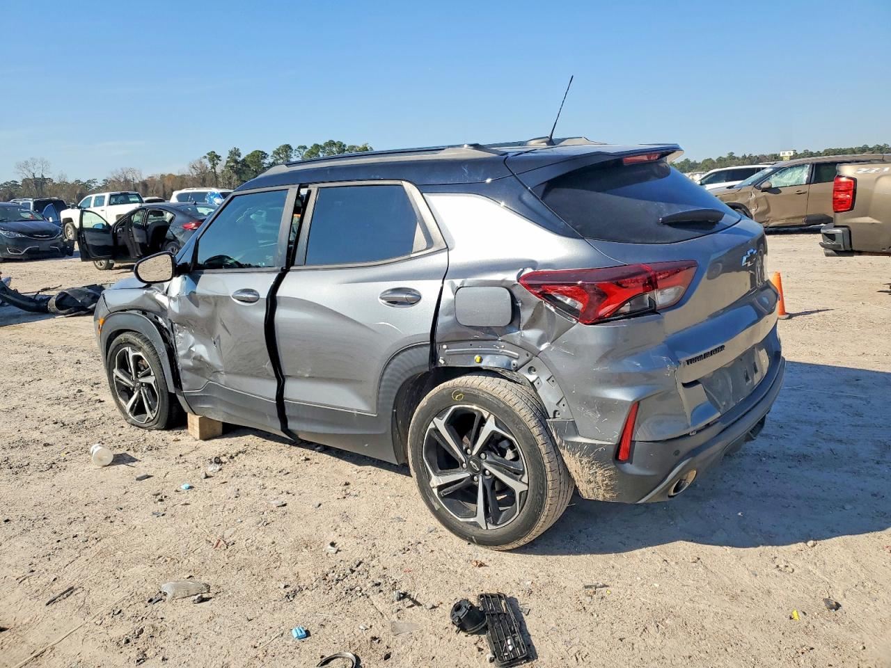 LEFT BLK FRONT HEADREST OEM 2023 CHEVROLET TRAILBLAZ 42612743 - Image 3