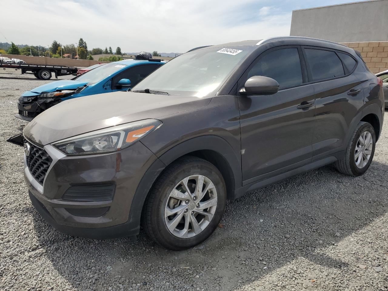 RIGHT TAN REAR HEADREST OEM 2021 HYUNDAI TUCSON 89700D3020RTH - Image 2