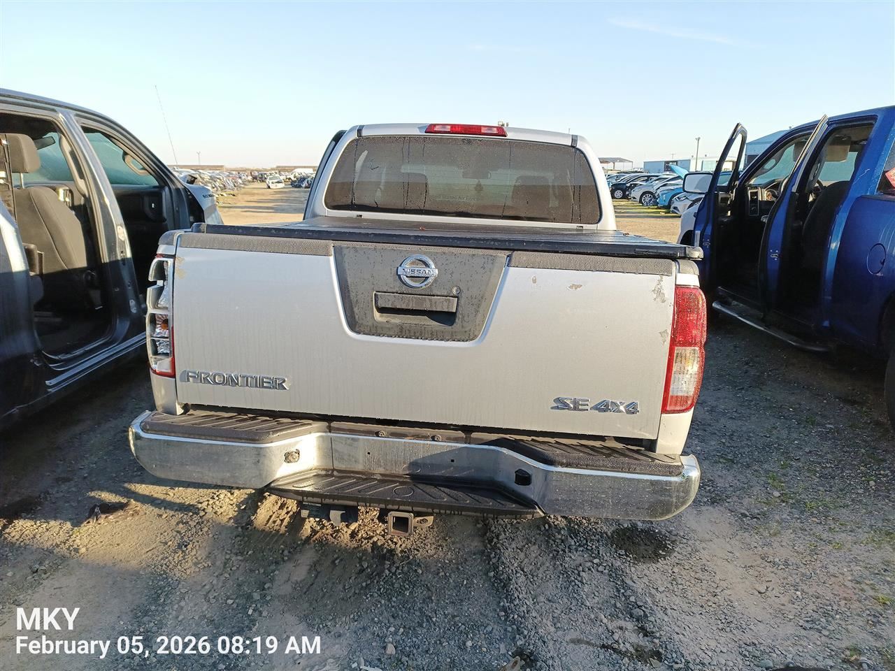 RIGHT FRONT WIPER ARM OEM 2024 NISSAN FRONTIER 28886ZP00A - Image 1