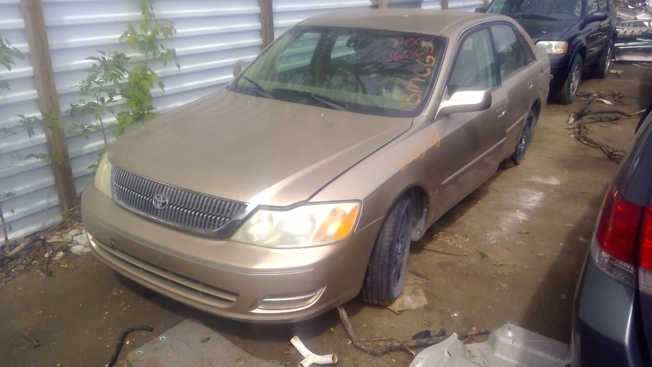 2002 TOYOTA Avalon