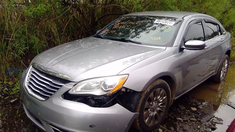 2014 CHRYSLER 200