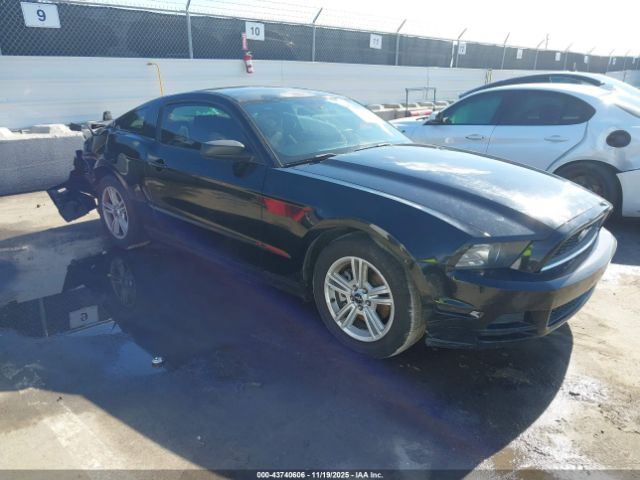 RIGHT FRONT HUB OEM 05-14 FORD MUSTANG - Image 1