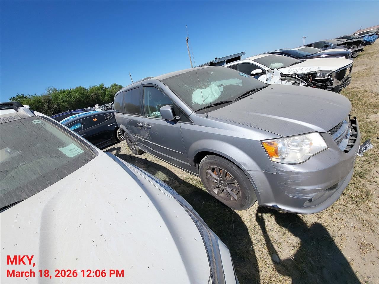 LEFT BLK FRONT HEADREST OEM 2013 DODGE CARAVAN 1UQ97DX9AA - Image 3