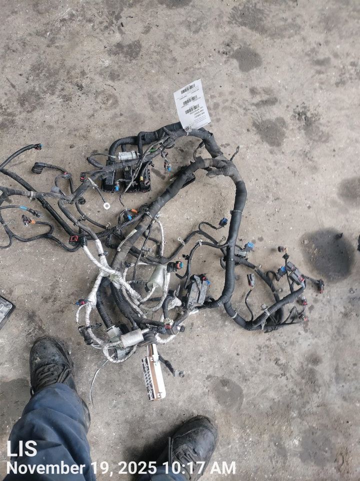 ENGINE WIRE HARNESS 2021 CADILLAC XT5 - Image 2
