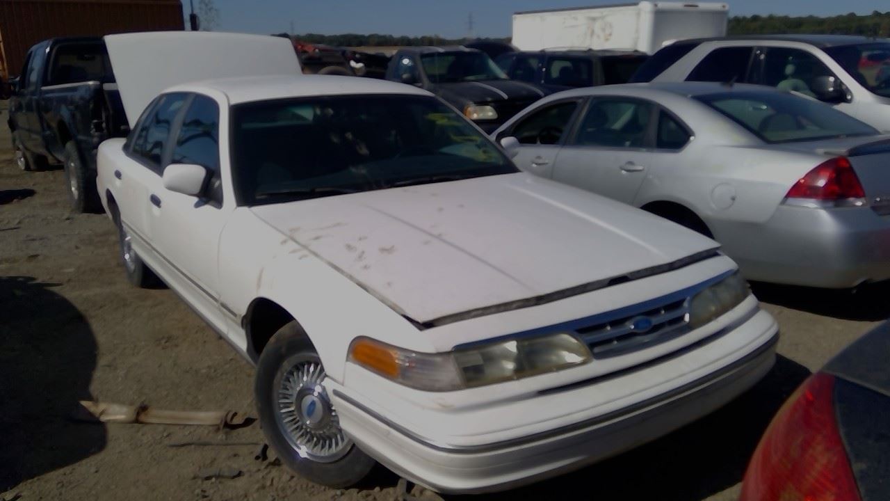 1996 FORD Crown Victoria