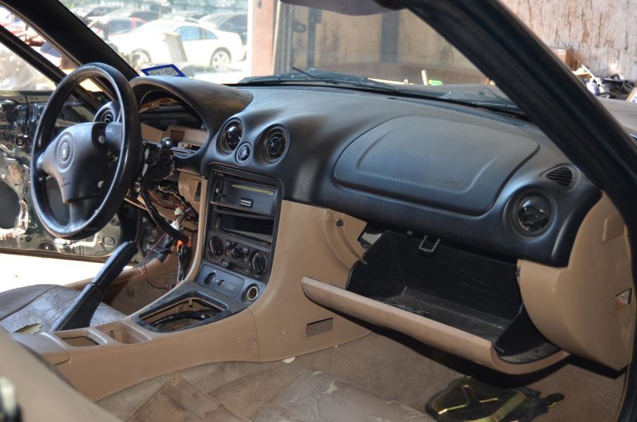1999-2005 Mazda MX-5 Miata 1.8L Dash Panel Black and Tan
