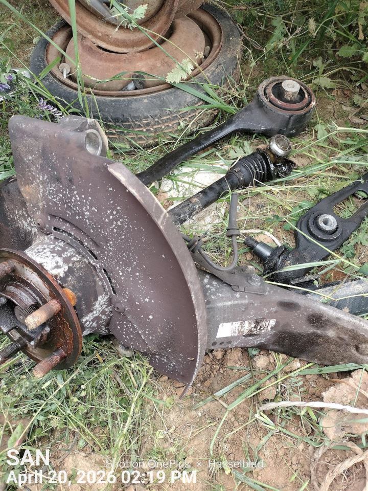 LEFT FRONT SPINDLE KNUCKLE OEM 13-17 LAND ROVER RANGE ROV - Image 4