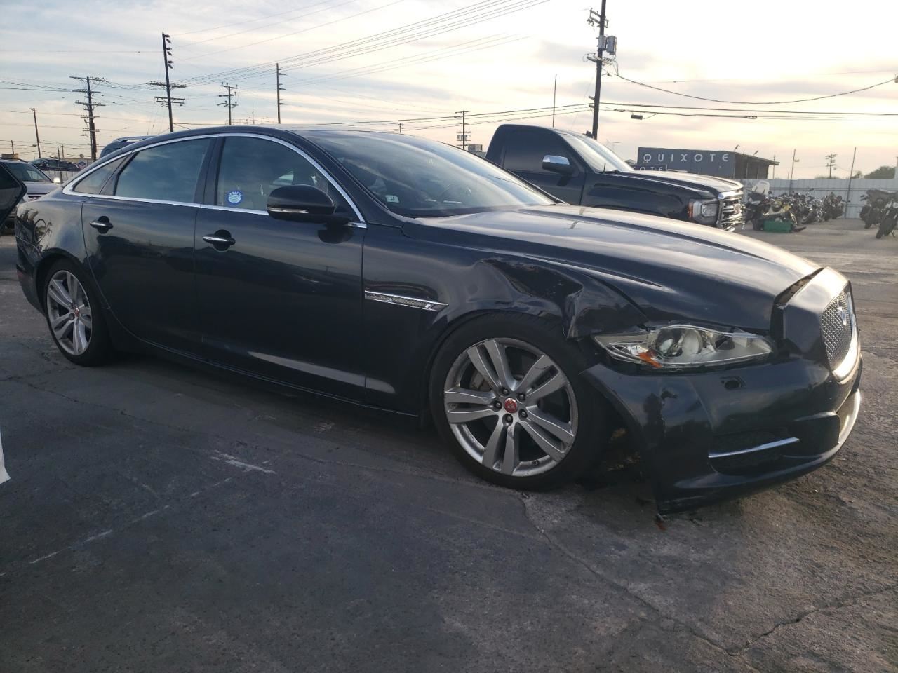 LEFT BLK FRONT HEADREST OEM 2014 JAGUAR XJL - Image 5