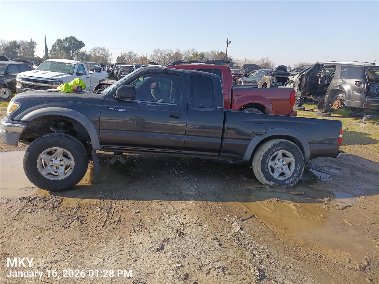 RADIATOR SHROUD OEM 1995 TOYOTA TACOMA 1671107030 - Image 5