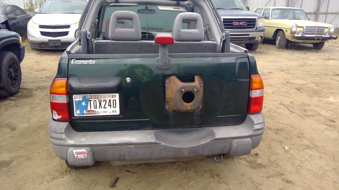 2002 CHEVROLET Tracker