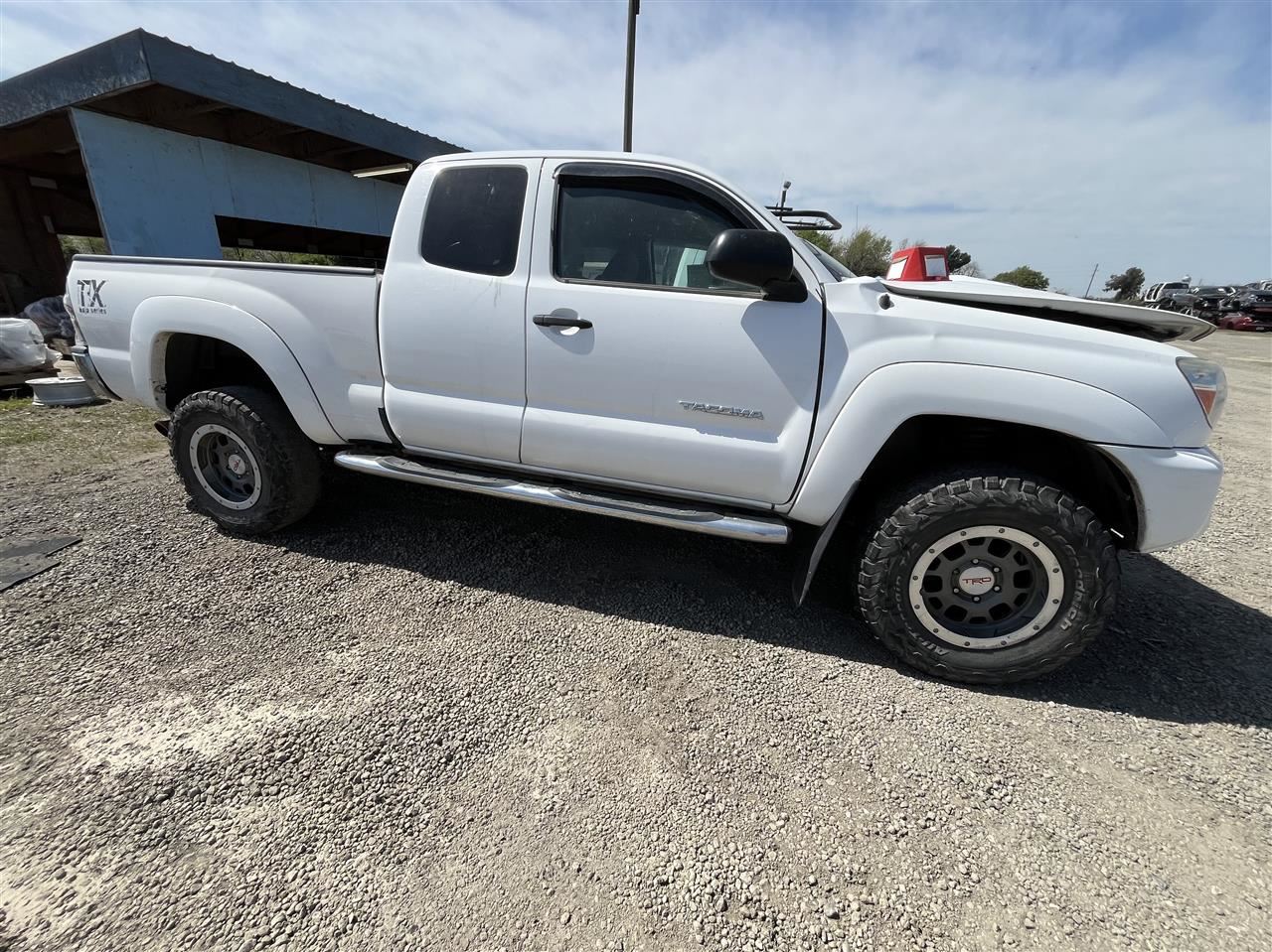 PASSENGER FRONT REINFORCEMENT BRACKET ONLY OEM 2023 TOYOTA TACOMA 5202504010 - Image 5