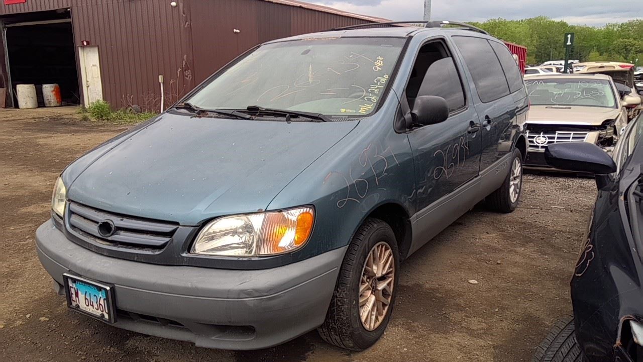 2002 TOYOTA Sienna