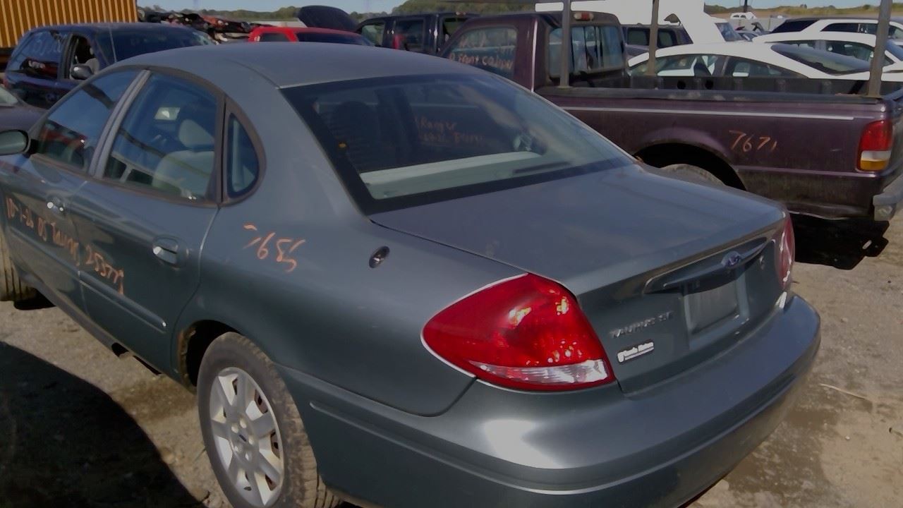 2005 FORD Taurus