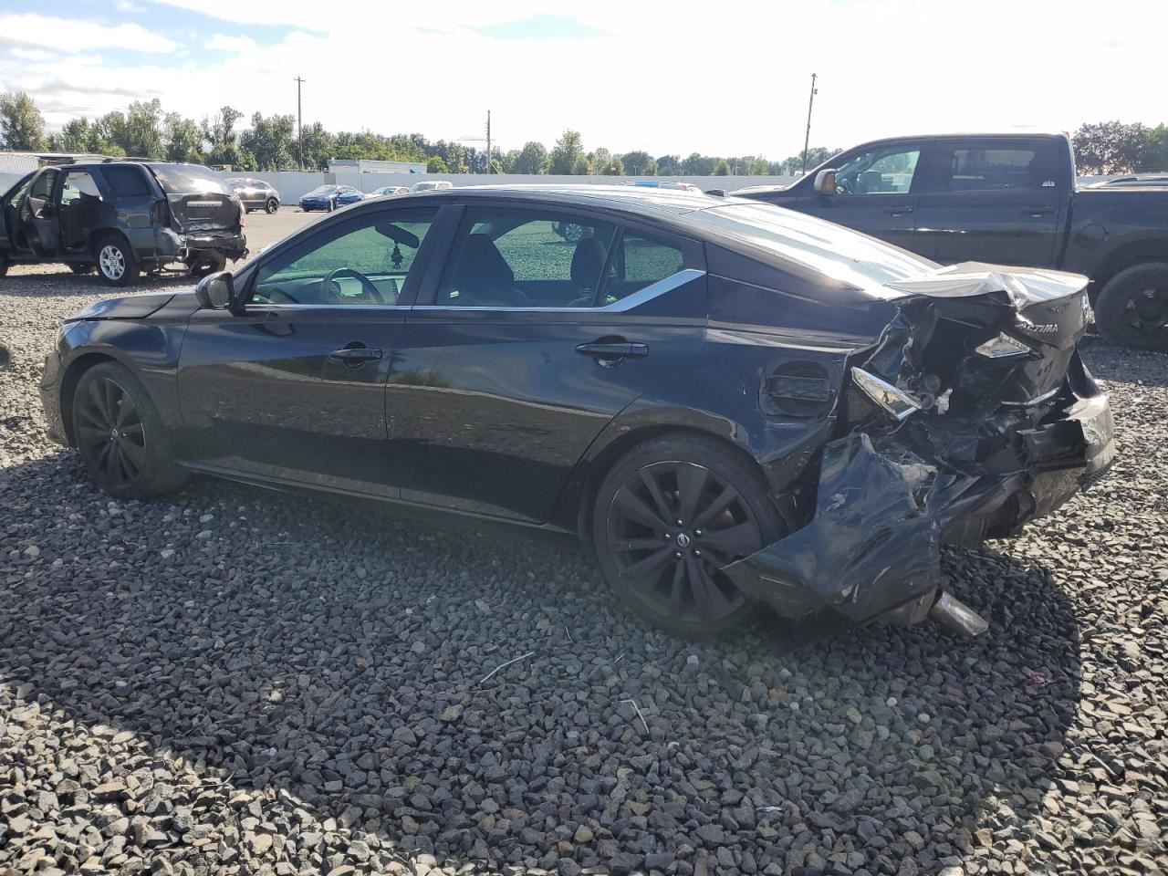 ALTIMA 2021 Front Door Trim Panel 8006874 - Image 2