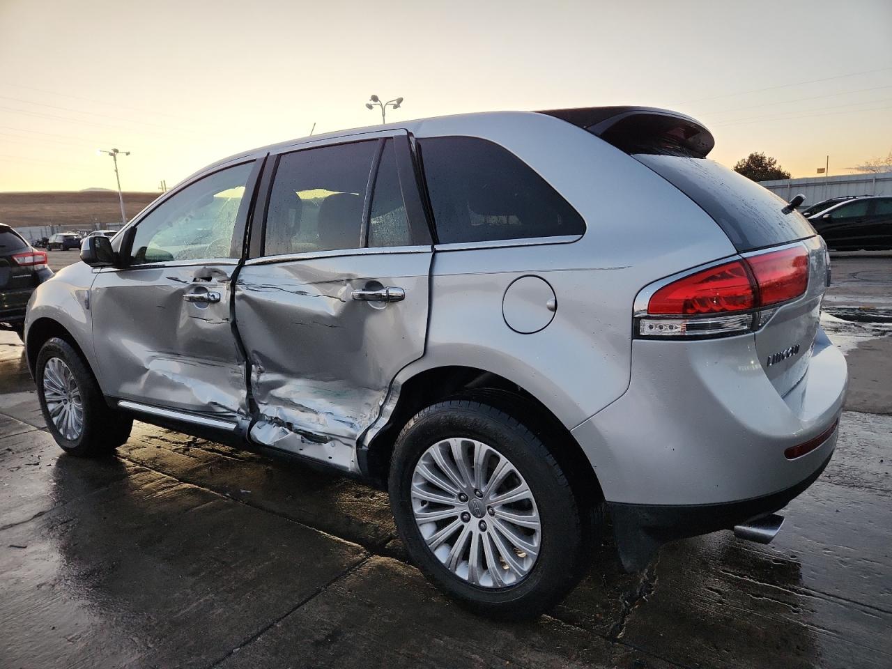 BLK REAR HEADREST OEM 2013 LINCOLN MKX - Image 3