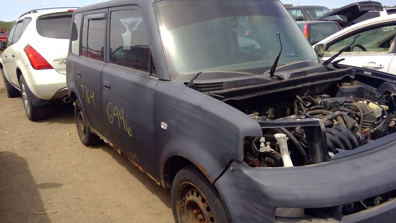 2005 TOYOTA Scion xB