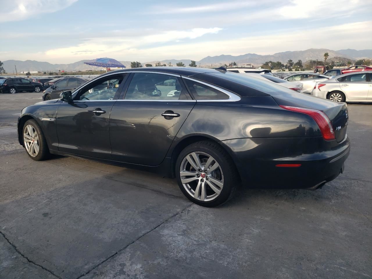 LEFT BLK FRONT HEADREST OEM 2014 JAGUAR XJL - Image 3