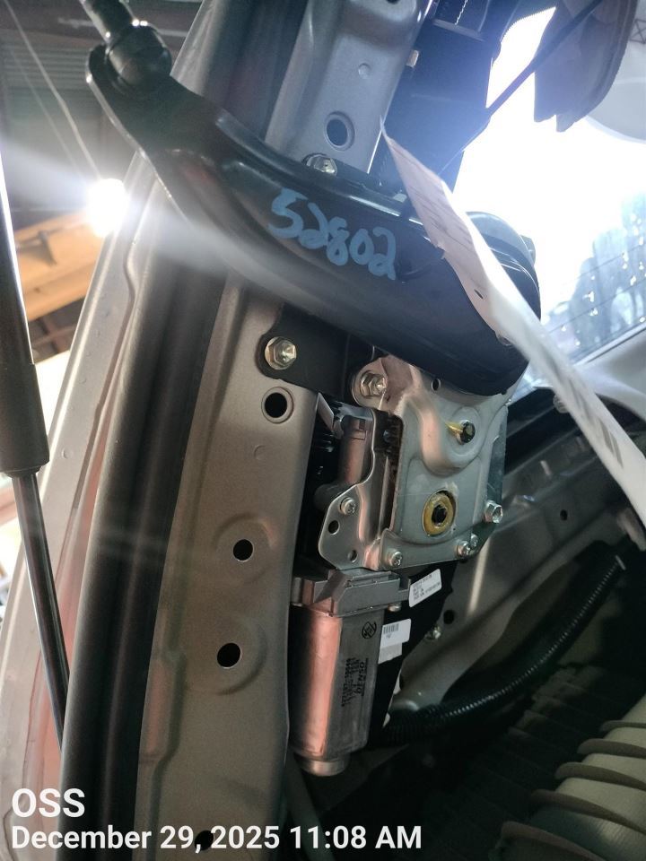 DECKLID/TRUNK/LIFTGATE/HATCH MOTOR ACTUATOR OEM 2015 TOYOTA SIENNA 1YR WRNTY - Image 1
