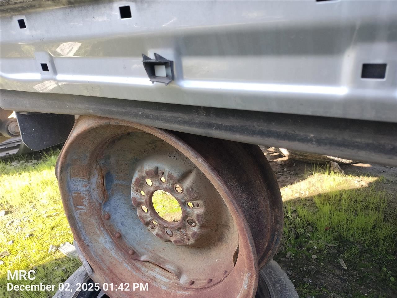 RIGHT RED ROCKER PANEL MOULDING OEM 2019 KIA SORENTO 87752-C6000 - Image 2