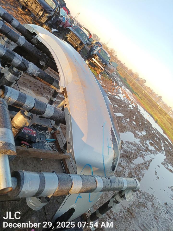 GRY REAR BUMPER ASSEMBLY OEM 09-16 HYUNDAI GENESIS - Image 1