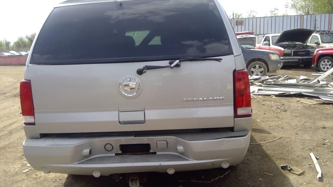 2004 CADILLAC Escalade