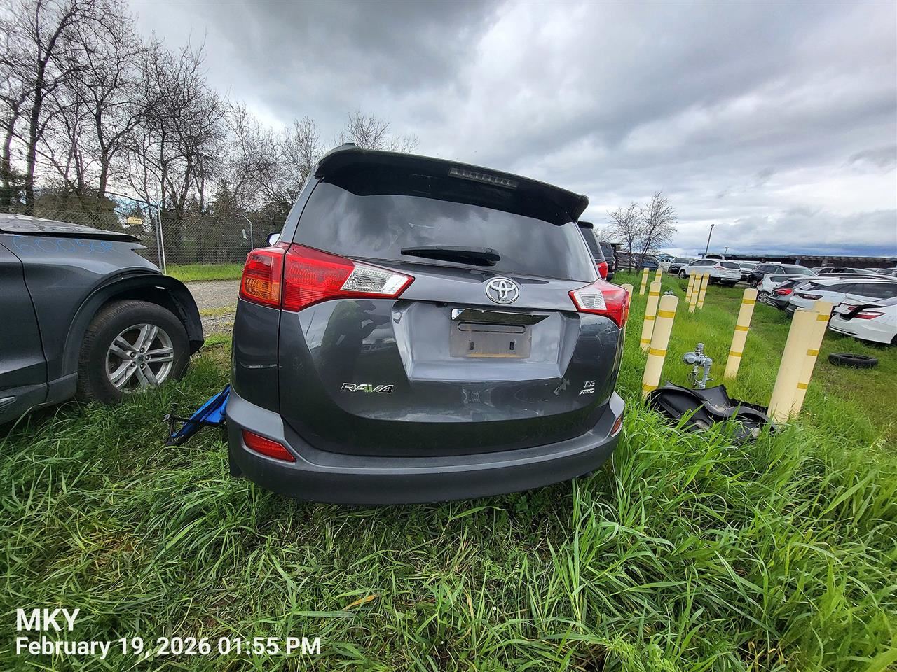 BLK REAR BUMPER ASSEMBLY OEM 13-15 TOYOTA RAV 4 - Image 1