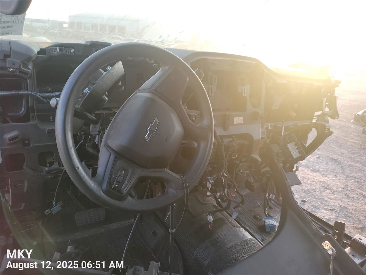 RIGHT BLK REAR HEADREST OEM 2022 CHEVROLET SILVRDO15 84841821 - Image 4