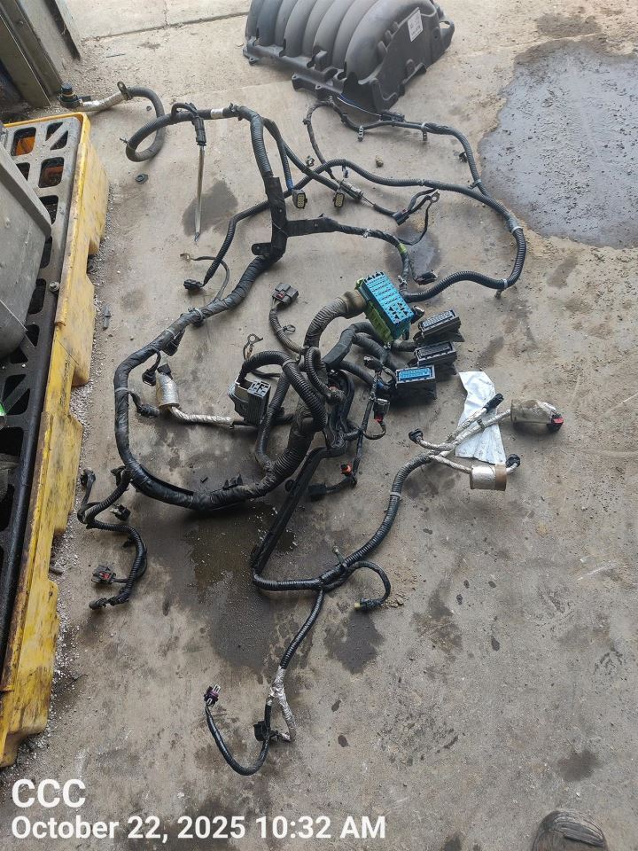 Benzeen WIRE HARNESS OEM 2017 CHEVROLET TAHOE 84152515 - Image 1