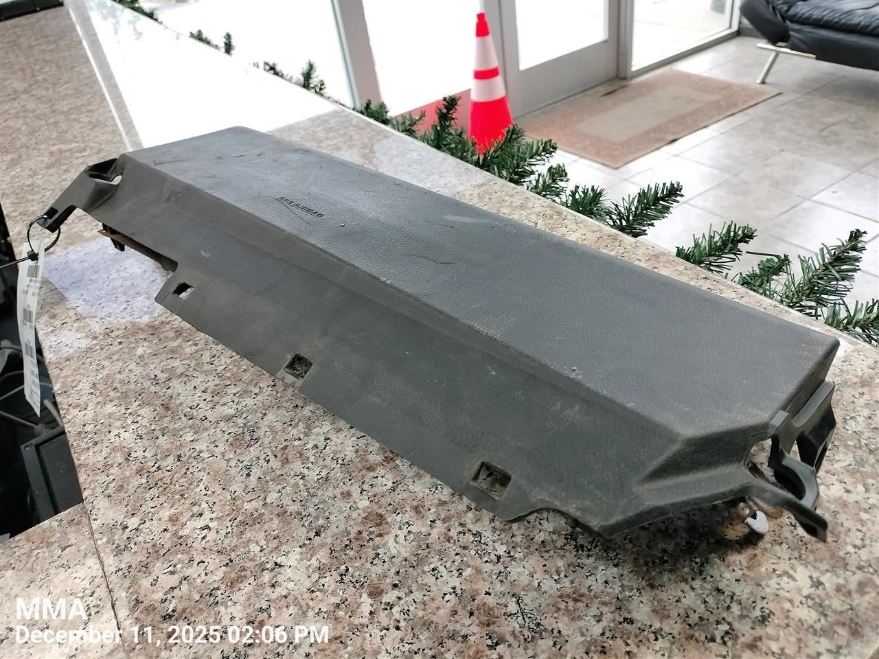 PASSANGER KNEE AIR BAG ONLY OEM 12-17 TOYOTA CAMRY - Image 5