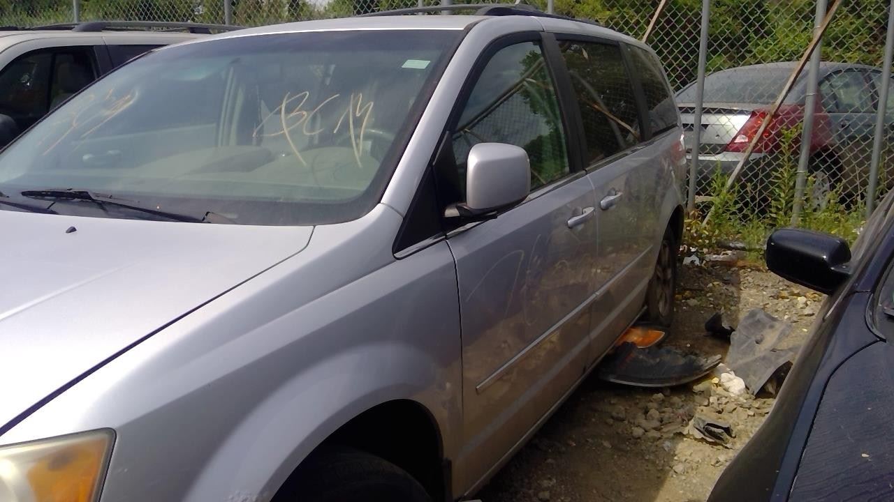 2008 CHRYSLER Town and Country