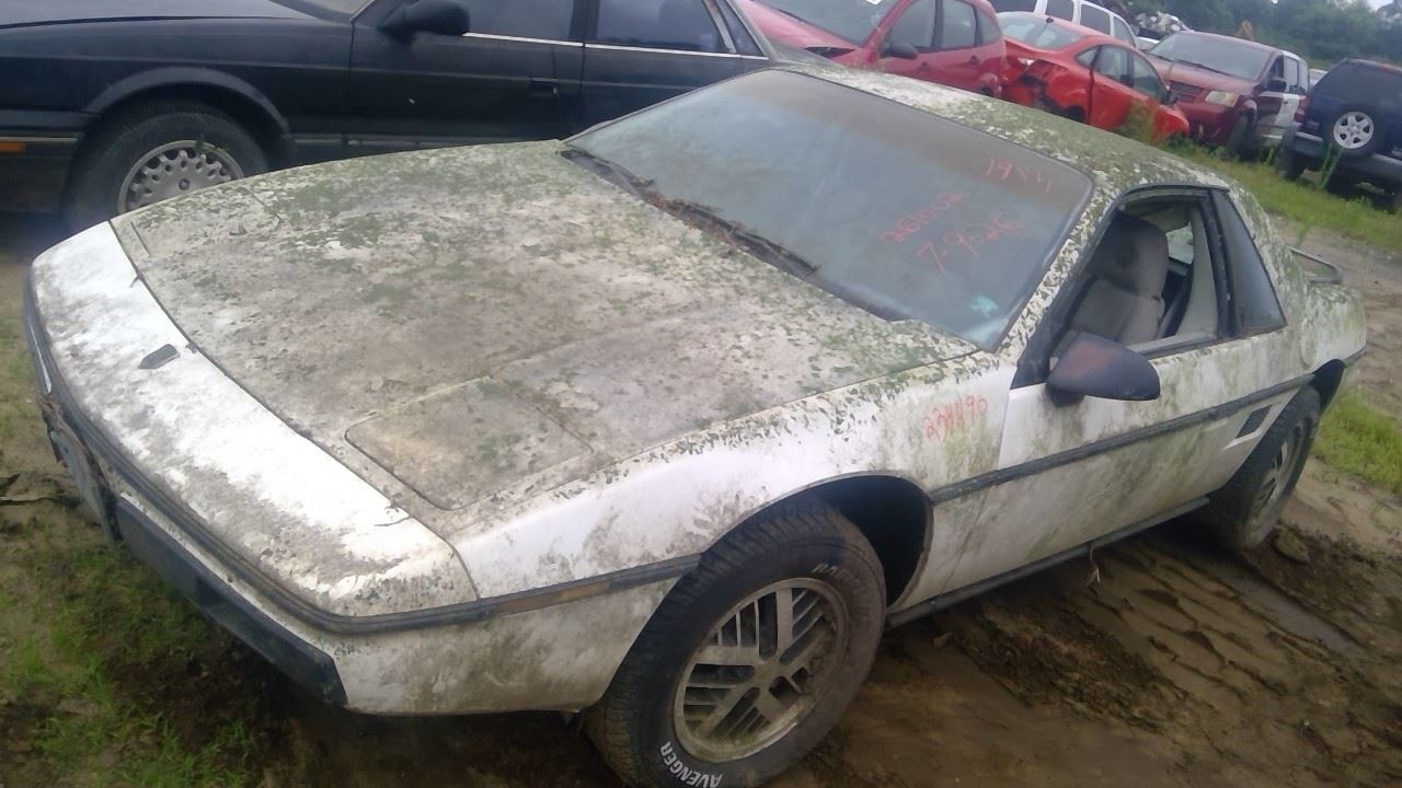 1984 PONTIAC Fiero