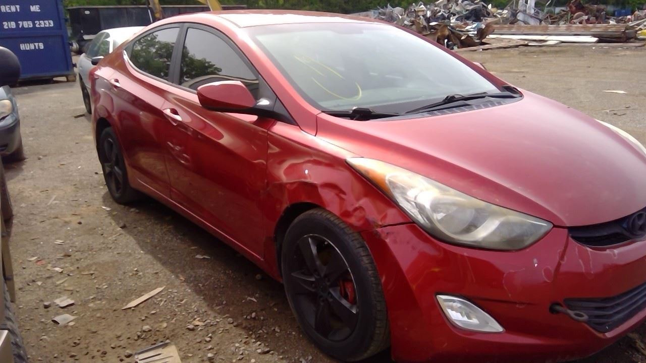 2013 HYUNDAI Elantra