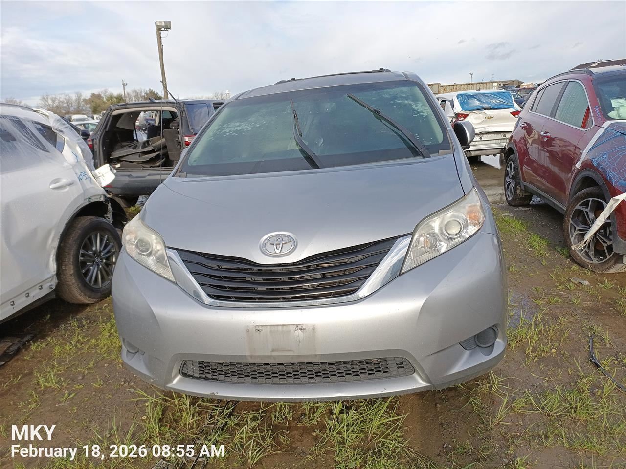 LEFT GRY HEADREST OEM 2011 TOYOTA SIENNA 7194008031B0 - Image 3