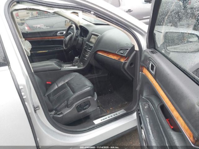 MKT 2014 Third Seat Station Wagon Van 8829756 - Image 5