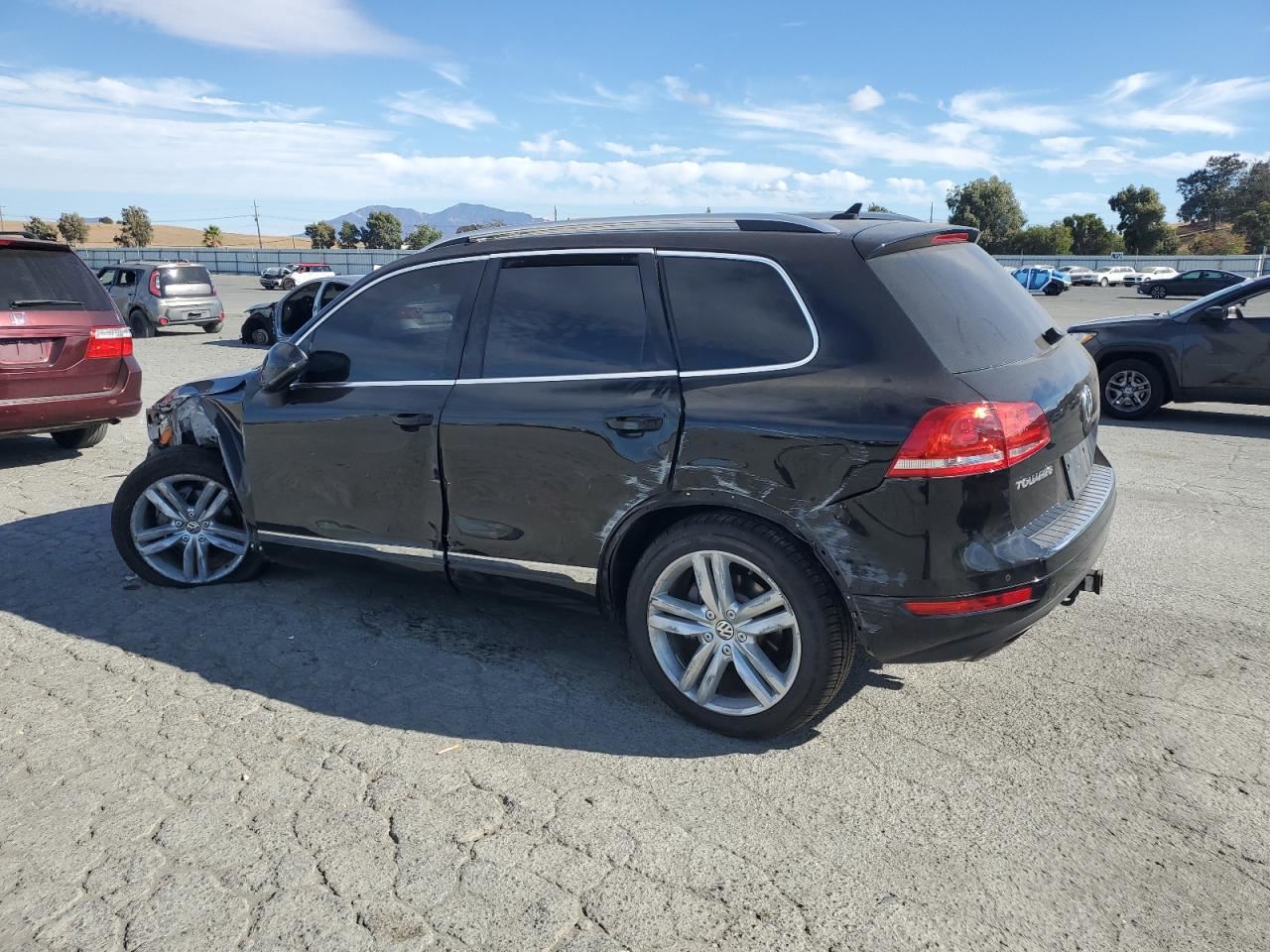 Passenger Front Spindle/Knuckle Fits 11-17 TOUAREG 7744690 - Image 3