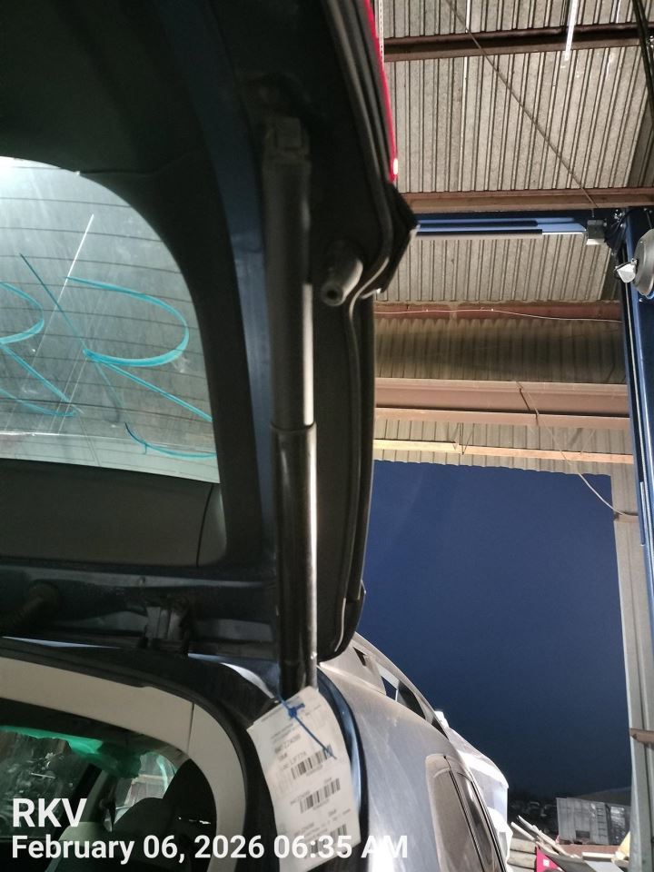 RIGHT HATCHBACK STRUT OEM 2020 SUBARU ASCENT 63329XC00A - Image 1