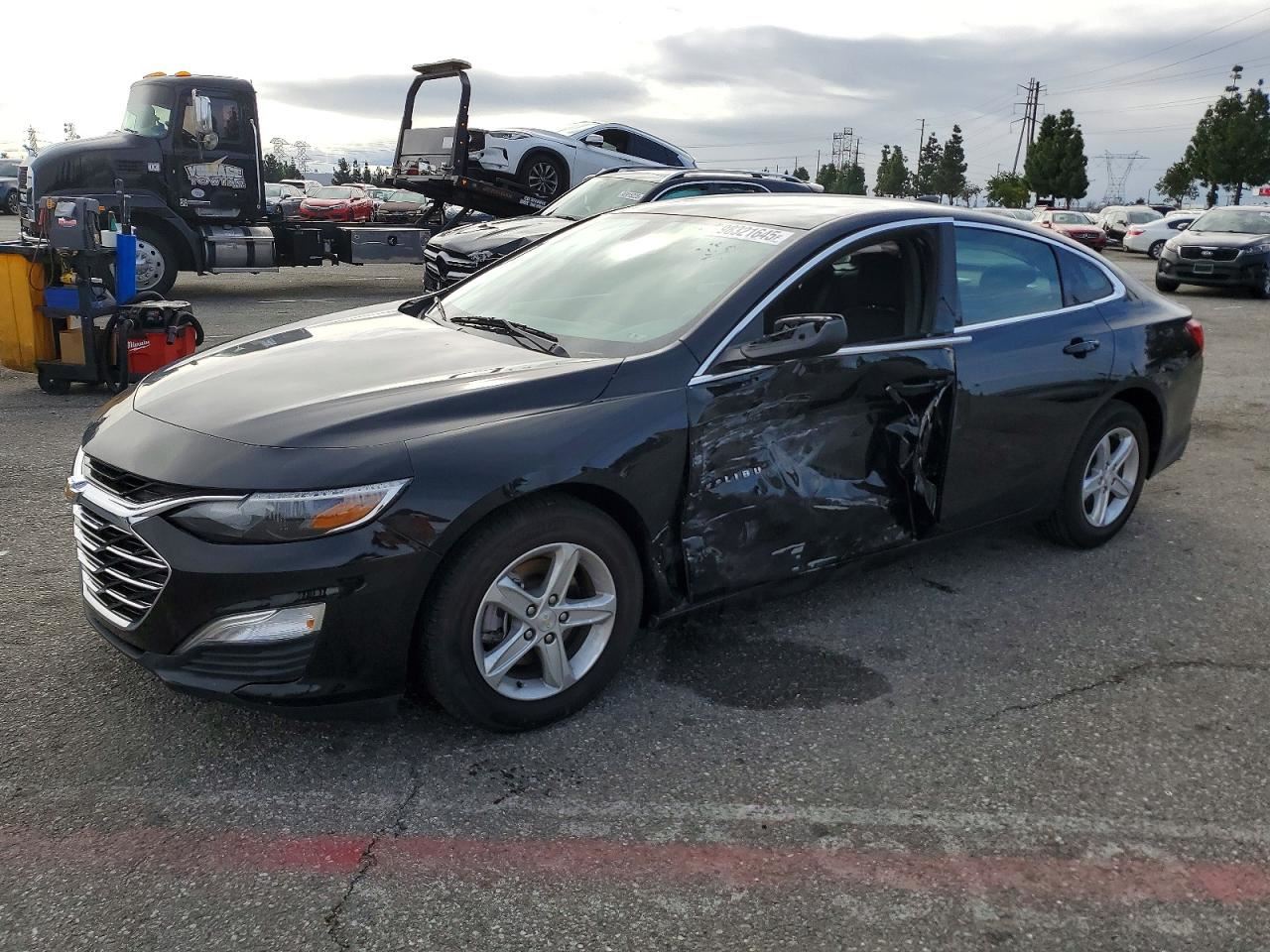 LEFT BLK FRONT HEADREST OEM 2022 CHEVROLET MALIBU 84916040 - Image 2