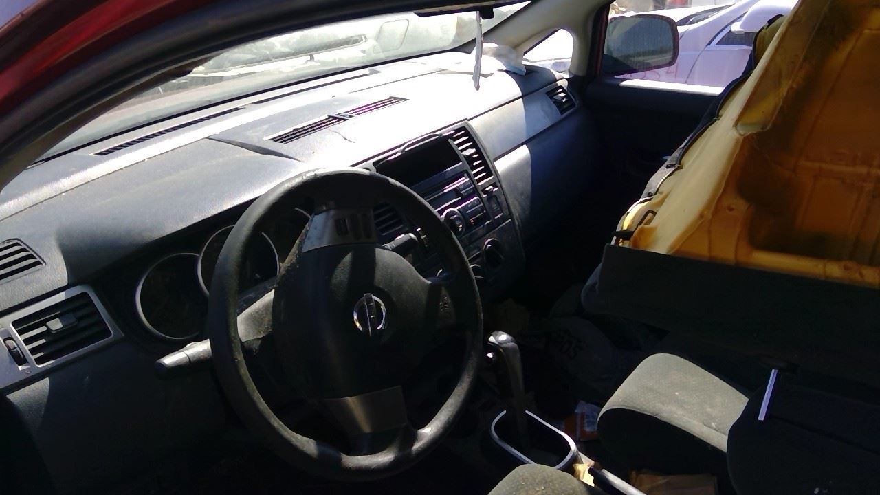 2010 NISSAN Versa