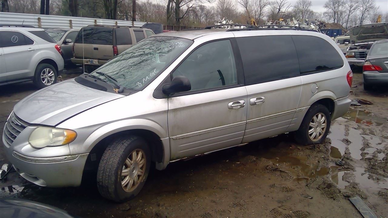 2006 CHRYSLER Town and Country