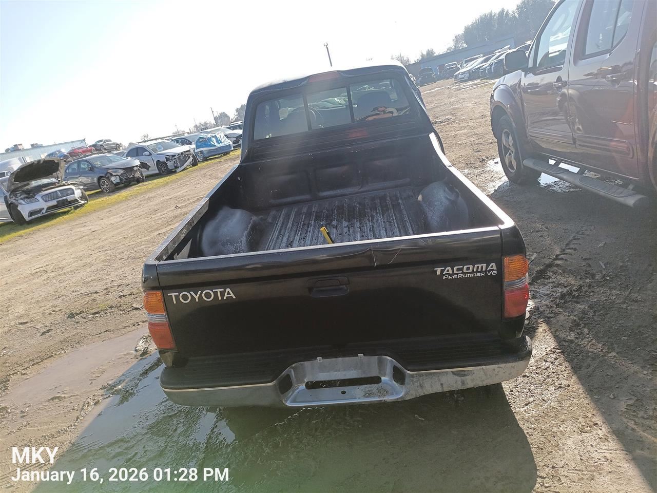RADIATOR SHROUD OEM 1995 TOYOTA TACOMA 1671107030 - Image 2