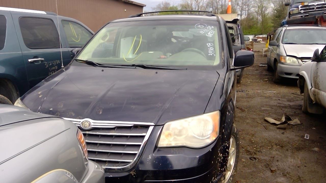 2010 CHRYSLER Town and Country