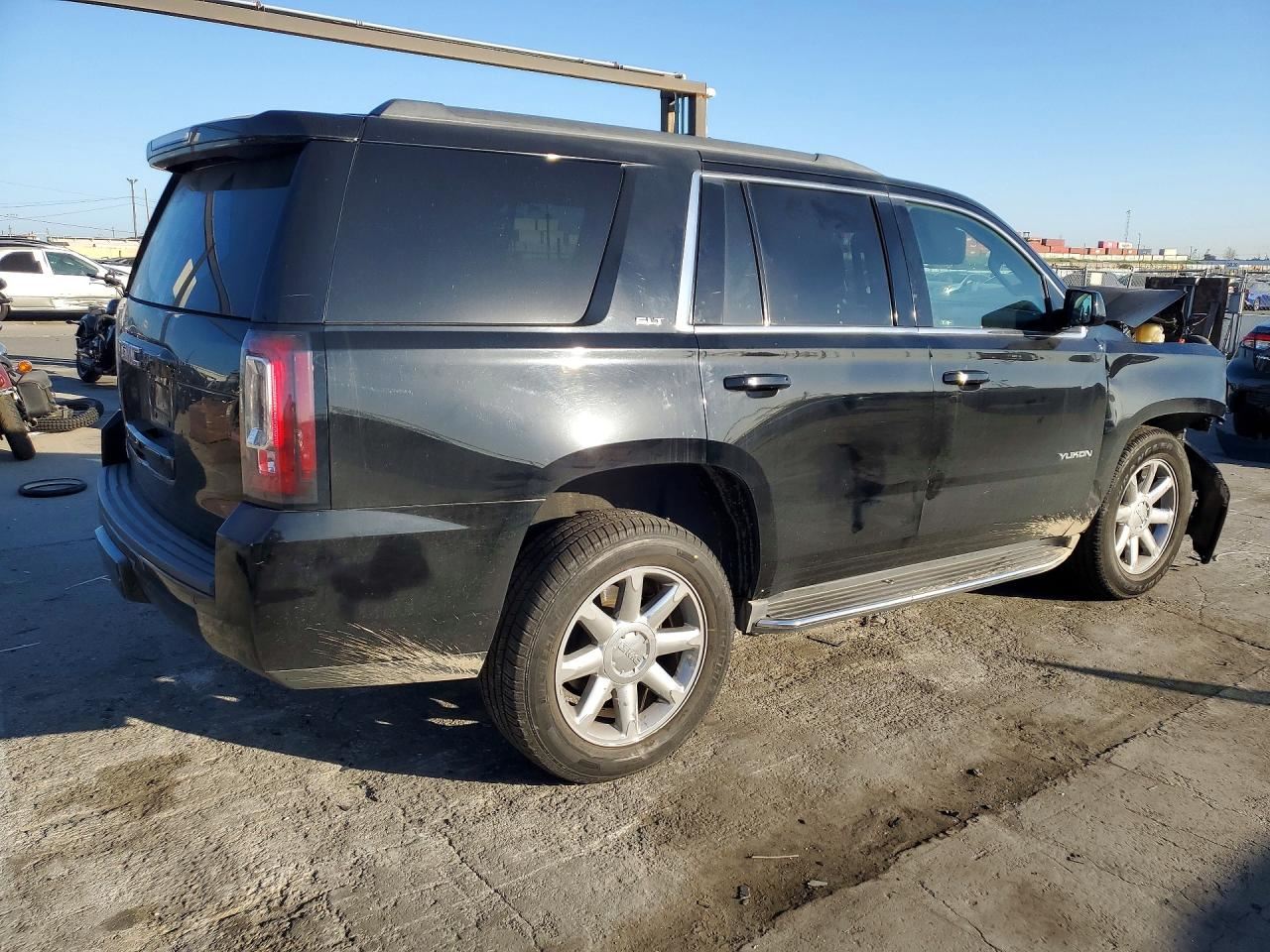 LEFT BLK HEADREST OEM 2017 GMC YUKON 84536731 - Image 4